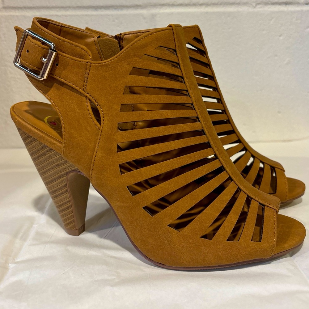 Hearts in D women’s strappy sling back pumps heels